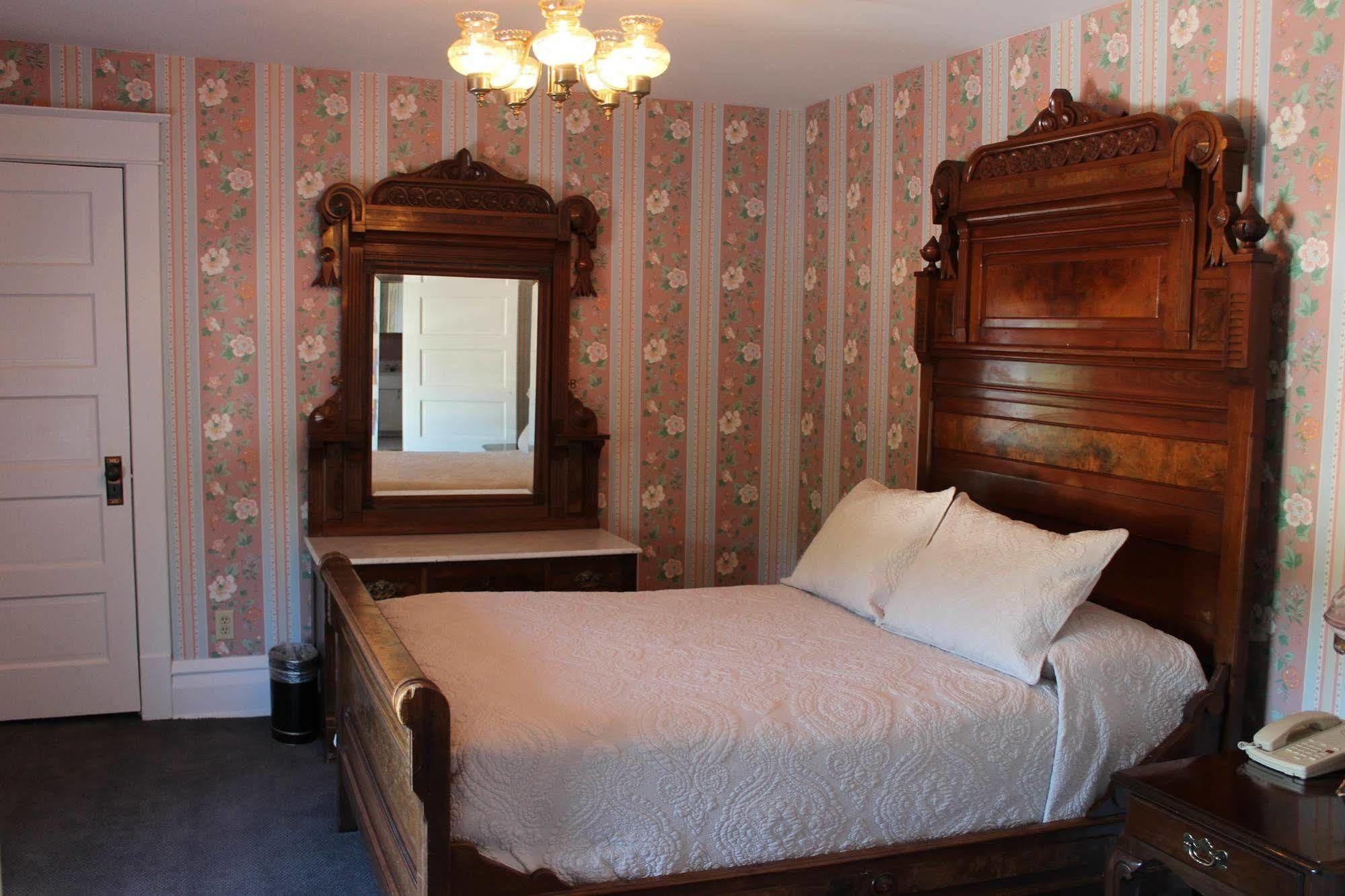 White Inn Fredonia ภายนอก รูปภาพ